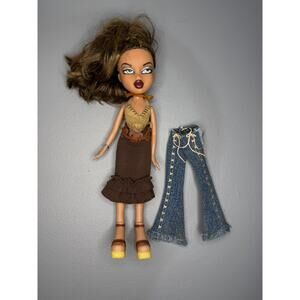 BRATZ STRUT IT YASMIN DOLL ACCESSORIES Jeans Necklace Shoes Top Skirt Y2K 2002